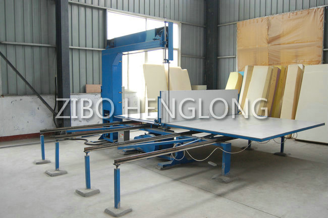 Mattress foam cutting machine